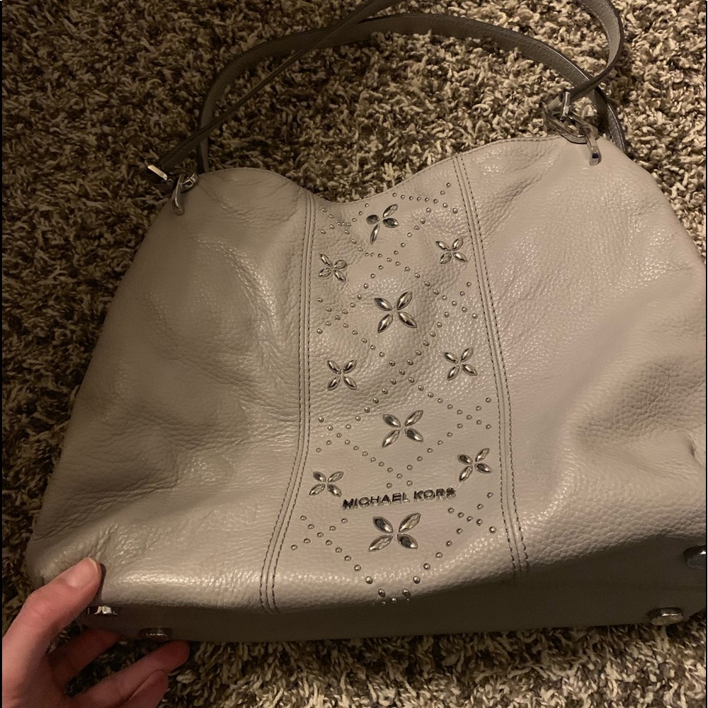 Michael Kors Leightom EUC. Carried for a month. Smoke and pet free home.